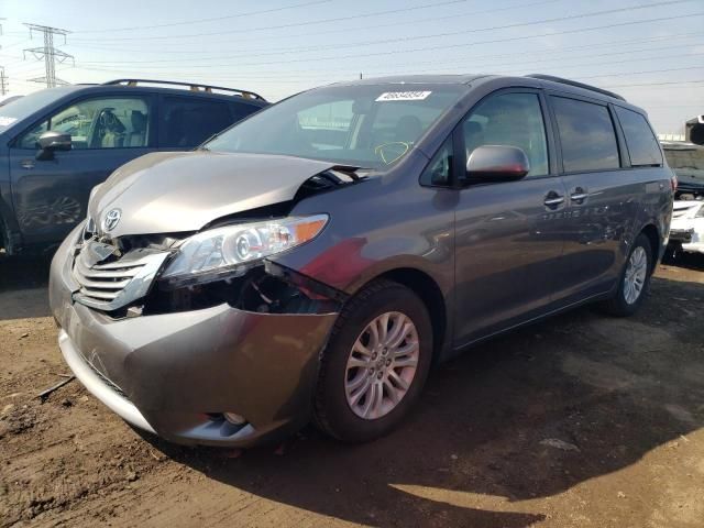 2016 Toyota Sienna XLE