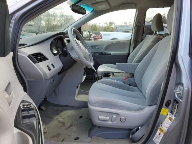 2013 Toyota Sienna LE