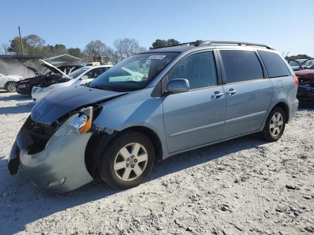 2010 Toyota Sienna XLE