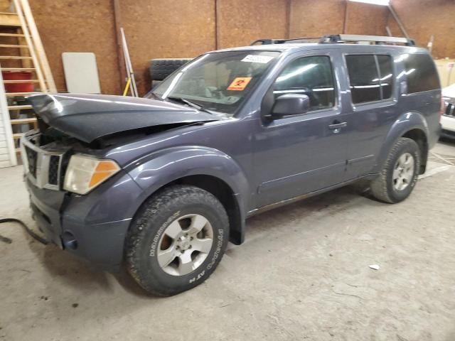 2005 Nissan Pathfinder LE