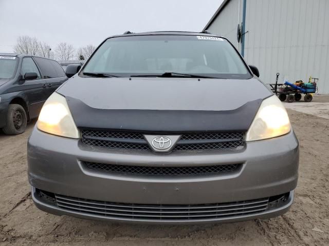 2004 Toyota Sienna CE