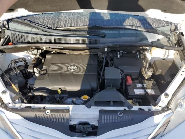 2015 Toyota Sienna LE