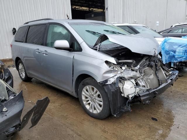 2015 Toyota Sienna XLE