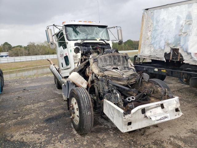 2011 Kenworth Construction T800