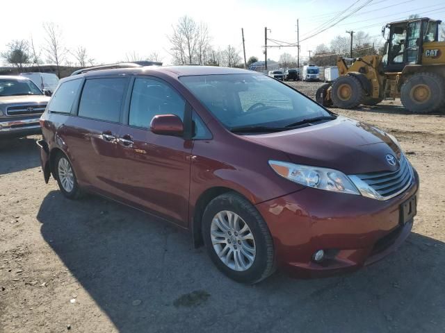 2017 Toyota Sienna XLE