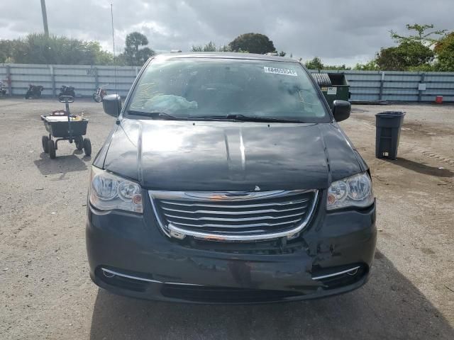 2016 Chrysler Town & Country Touring