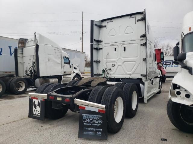 2018 Freightliner Cascadia 126