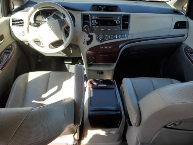 2011 Toyota Sienna XLE