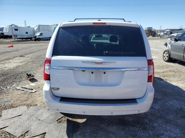 2014 Chrysler Town & Country Touring L