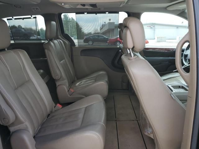 2013 Chrysler Town & Country Touring L