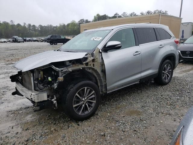 2019 Toyota Highlander SE