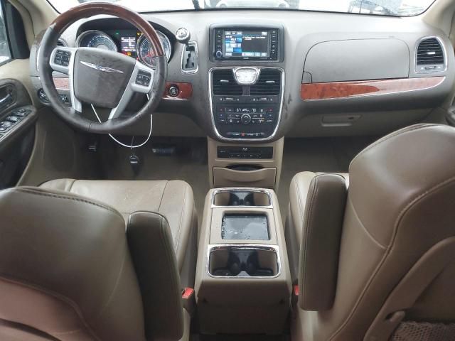 2013 Chrysler Town & Country Limited