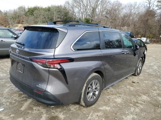 2021 Toyota Sienna XLE