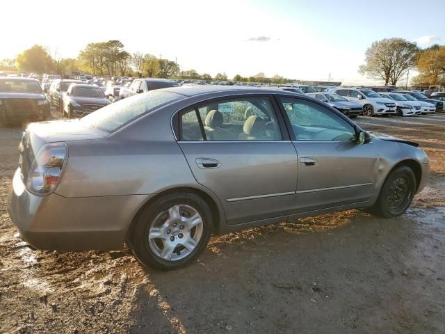 2004 Nissan Altima Base