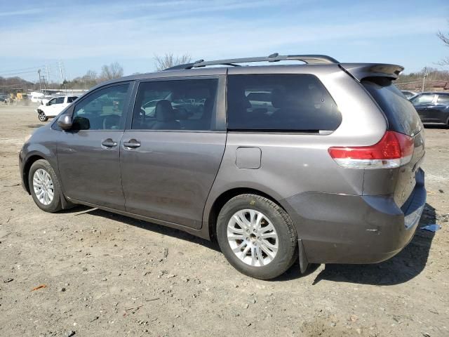 2013 Toyota Sienna XLE