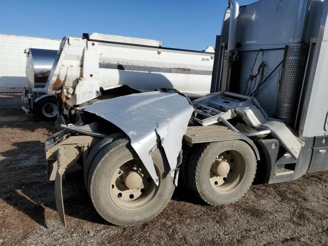 2005 Kenworth Construction T600