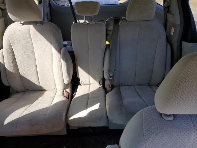 2011 Toyota Sienna LE