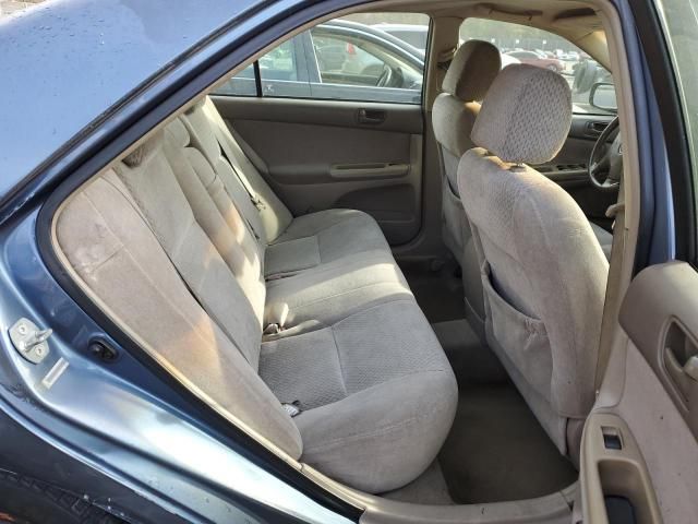 2004 Toyota Camry LE