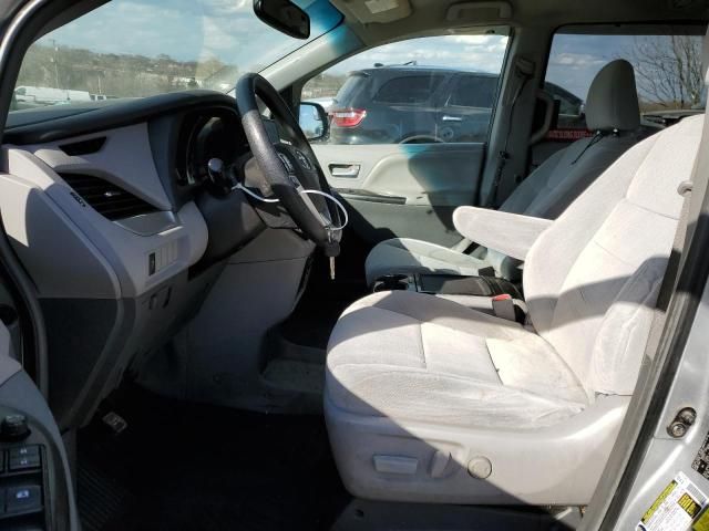 2015 Toyota Sienna LE