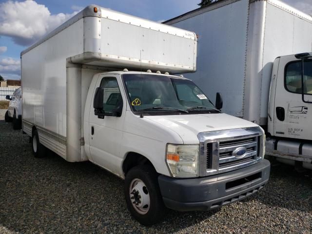 2009 Ford Econoline E450 Super Duty Cutaway Van