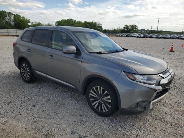 2020 Mitsubishi Outlander SE