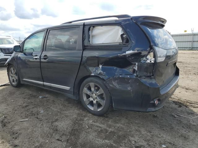 2011 Toyota Sienna Sport