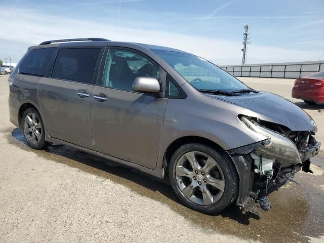 2016 Toyota Sienna SE