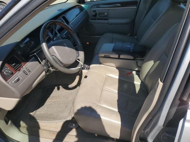 2006 Lincoln Town Car Signature Limited