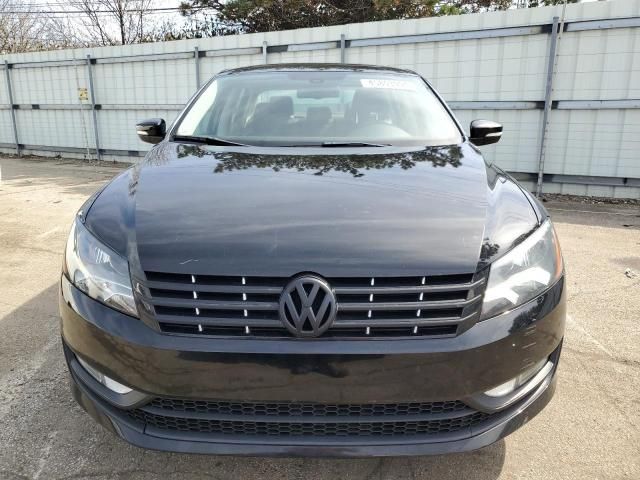 2013 Volkswagen Passat SEL