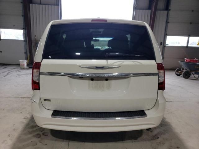 2013 Chrysler Town & Country Touring