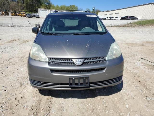 2004 Toyota Sienna CE