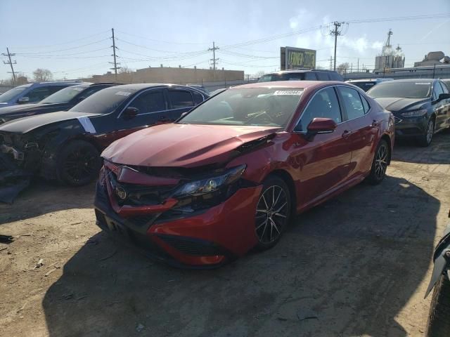 2022 Toyota Camry SE