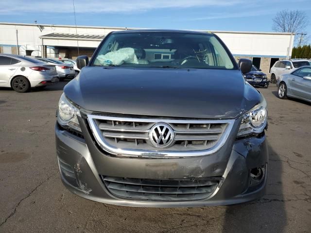 2010 Volkswagen Routan SE