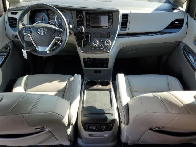 2018 Toyota Sienna XLE