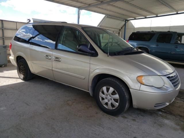 2007 Chrysler Town & Country LX