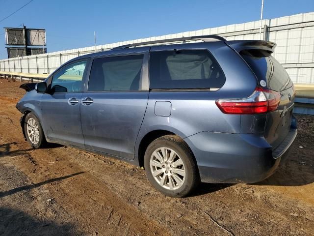 2017 Toyota Sienna XLE