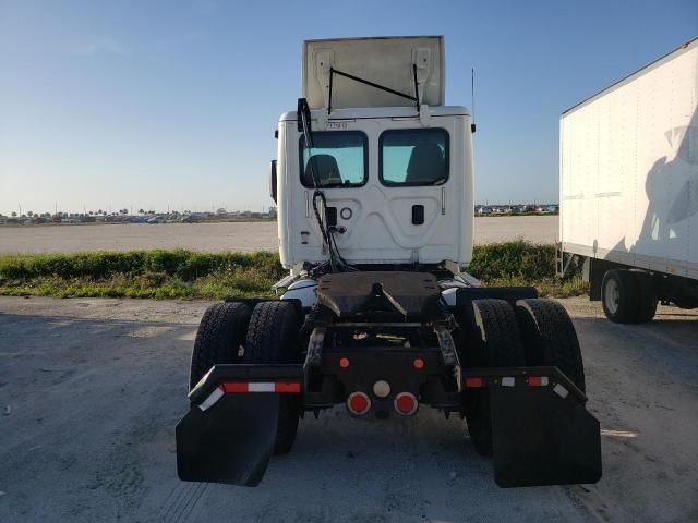 2017 Freightliner Cascadia 125