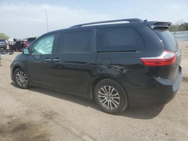 2019 Toyota Sienna XLE