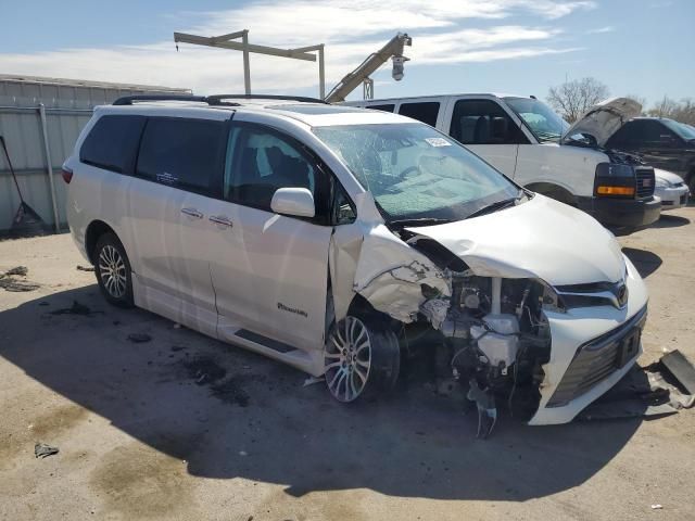 2020 Toyota Sienna XLE