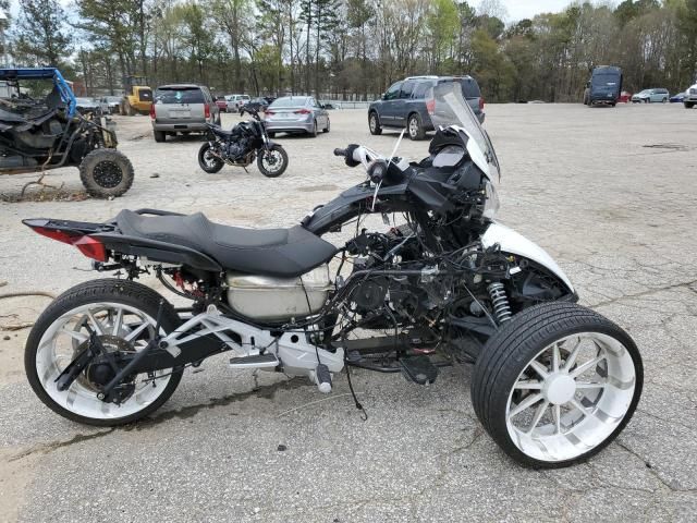 2013 Can-Am Spyder Roadster ST