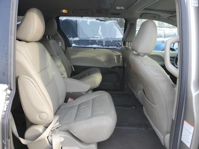 2017 Toyota Sienna XLE