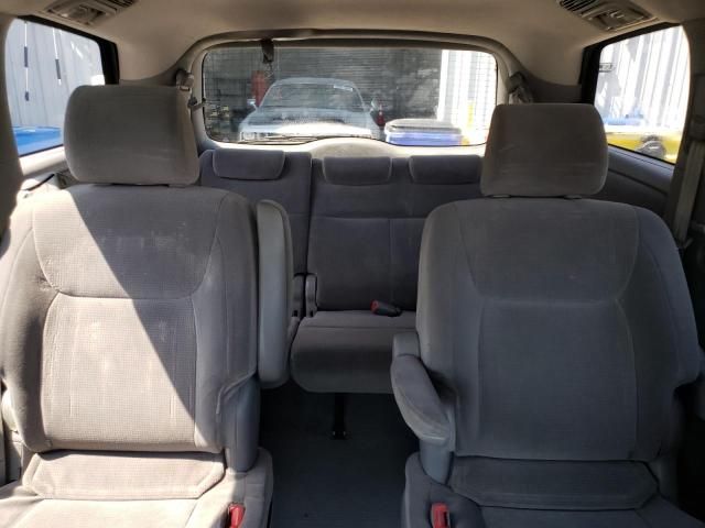 2004 Toyota Sienna CE