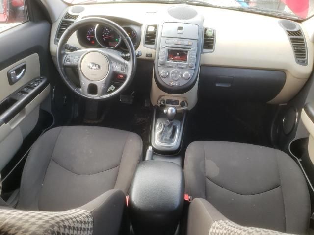 2013 KIA Soul +