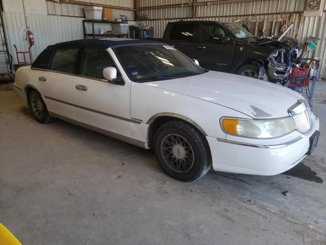 2001 Lincoln Town Car Signature