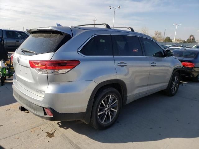 2017 Toyota Highlander SE