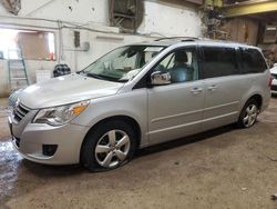 Salvage cars for sale at auction: 2009 Volkswagen Routan SEL Premium