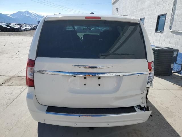 2011 Chrysler Town & Country Touring L