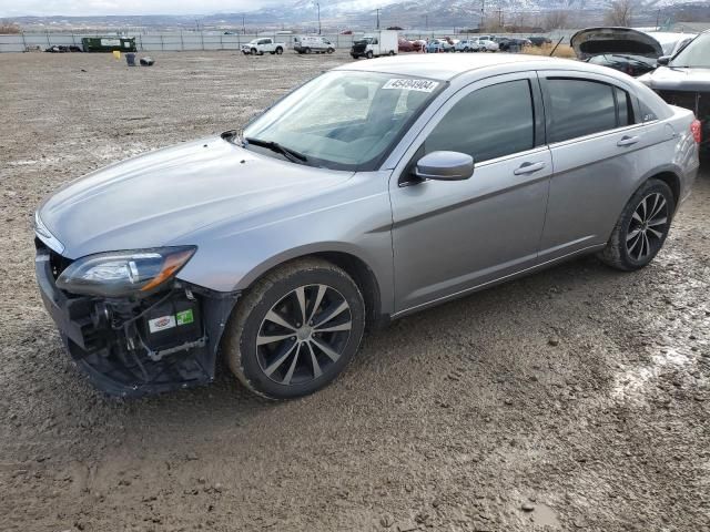 2013 Chrysler 200 Touring