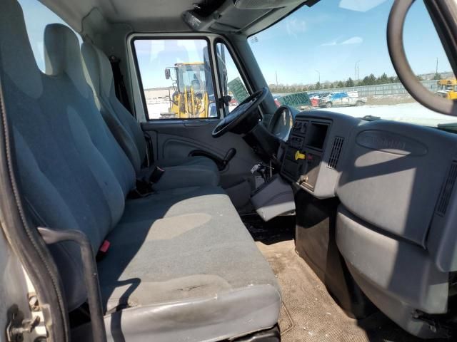 2004 International 4000 4400