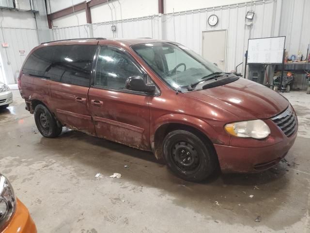 2007 Chrysler Town & Country LX